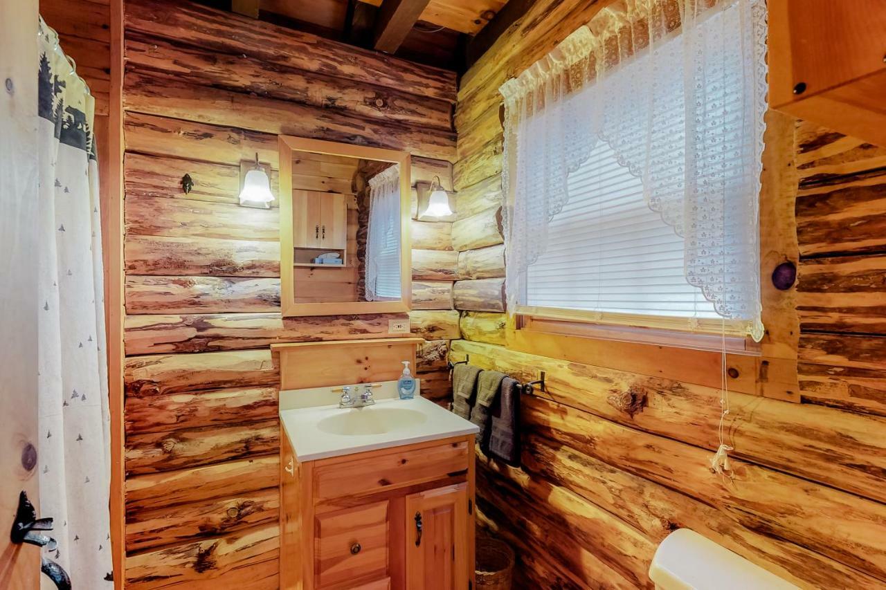 Loon Landing Lodge Greenville Extérieur photo