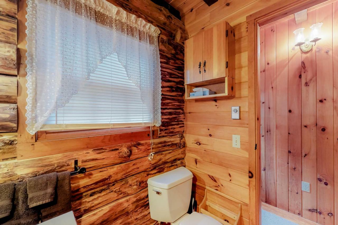 Loon Landing Lodge Greenville Extérieur photo