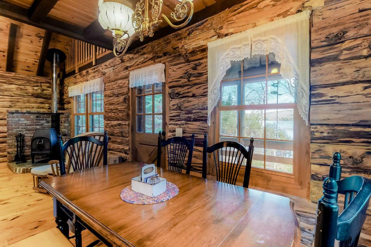 Loon Landing Lodge Greenville Extérieur photo
