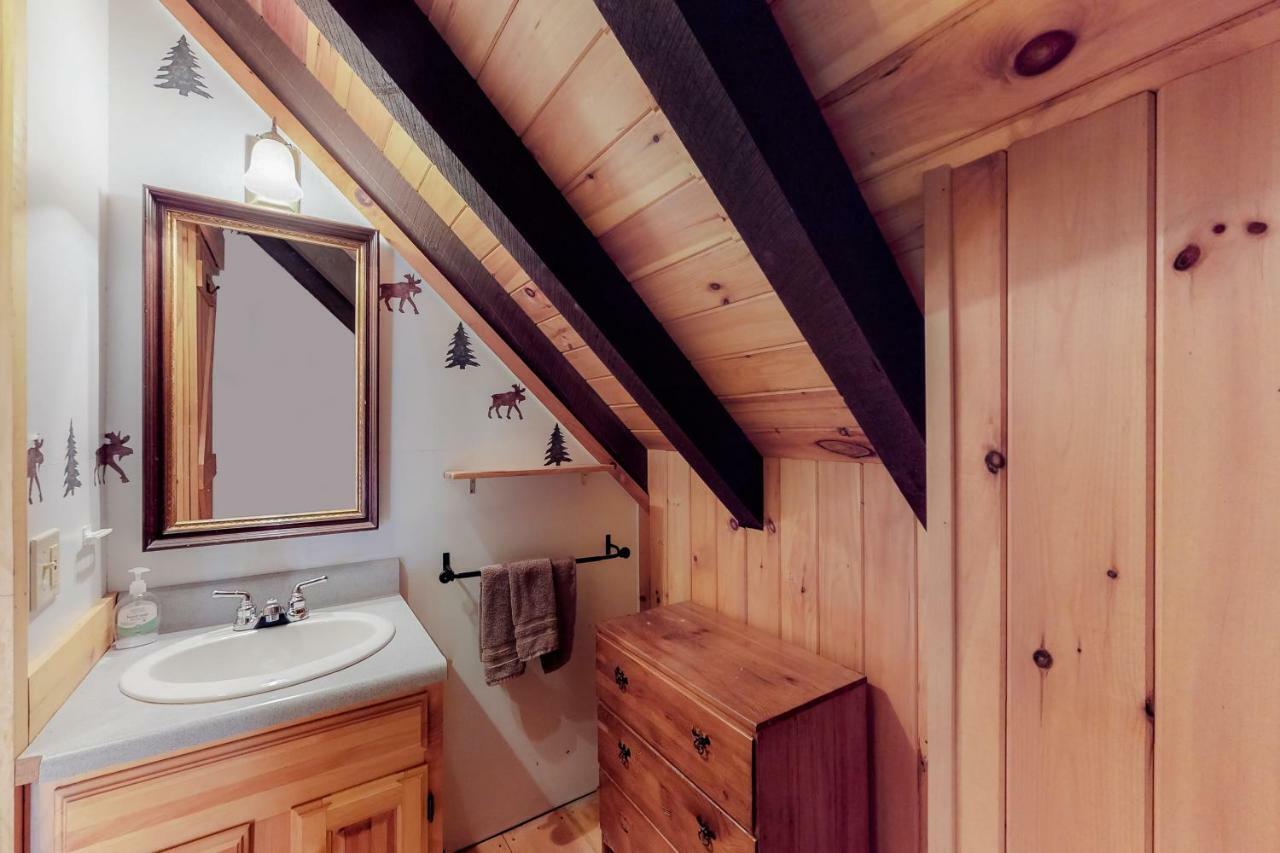 Loon Landing Lodge Greenville Extérieur photo